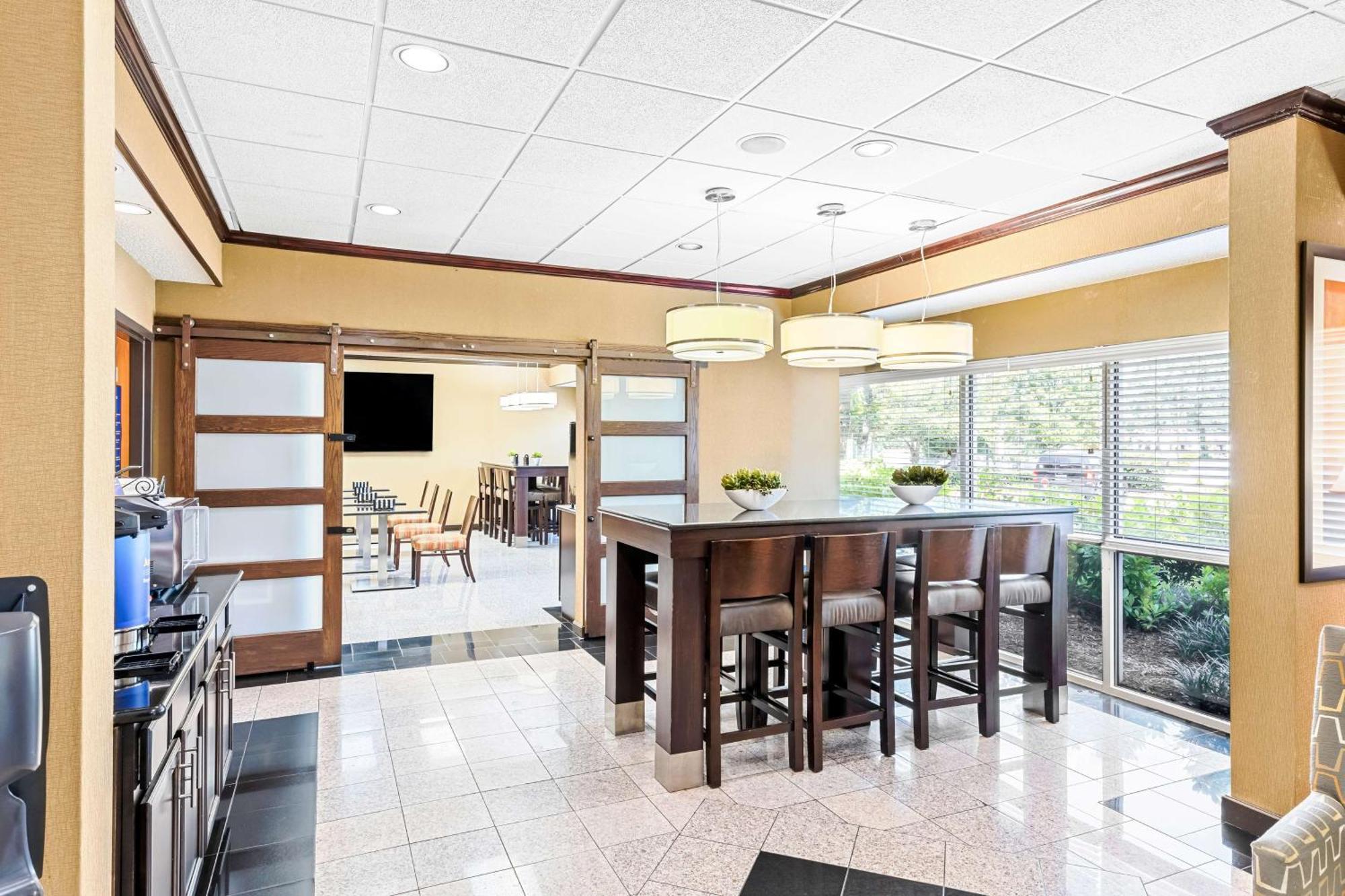 דולות' Best Western Gwinnett Center מראה חיצוני תמונה